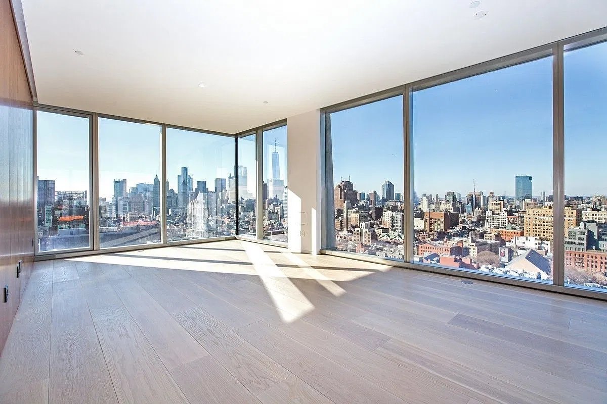 Luxury condo with panoramic views in New York City